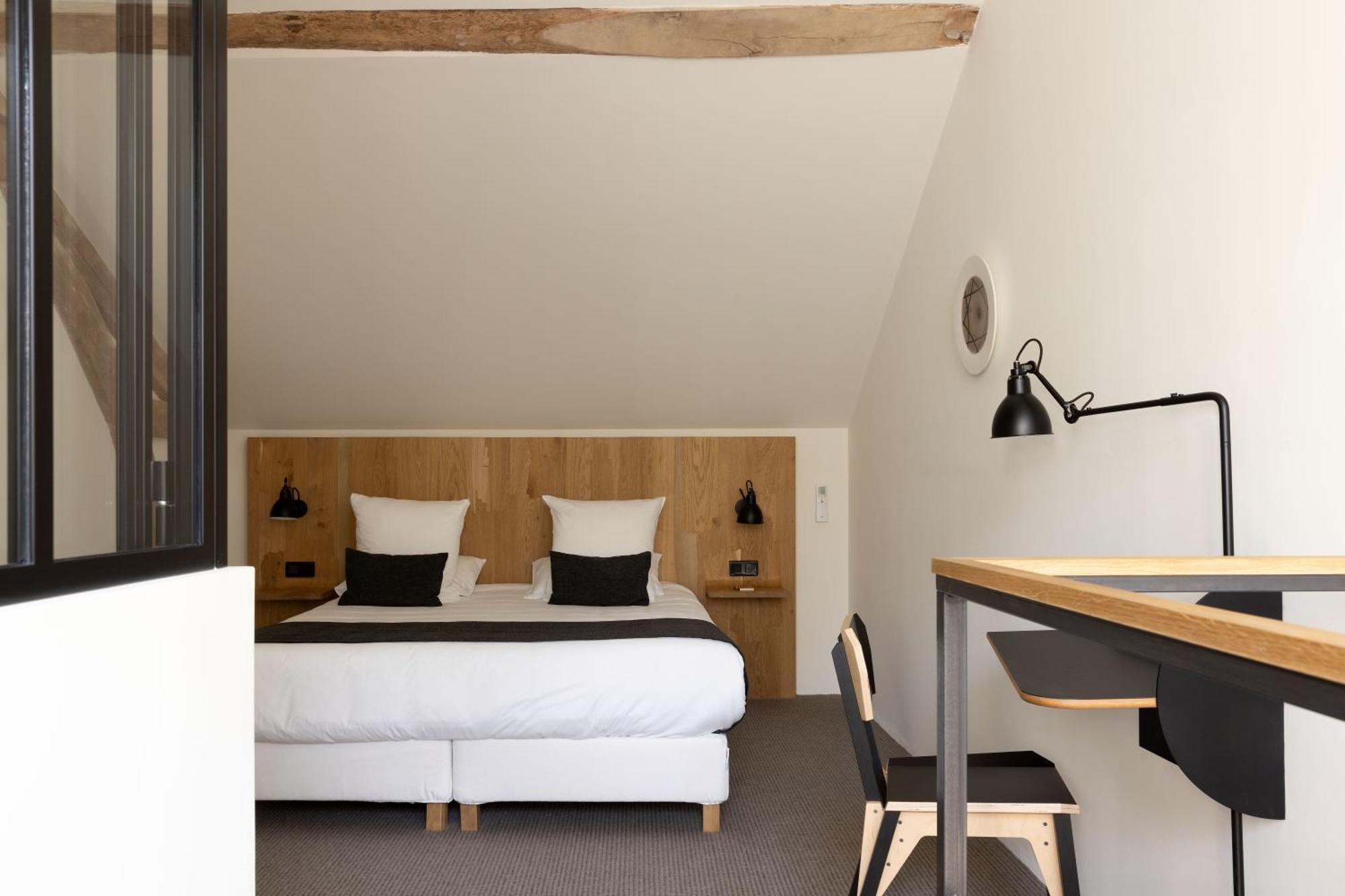 Chateau De La Resle - Design Hotels Montigny-la-Resle Szoba fotó