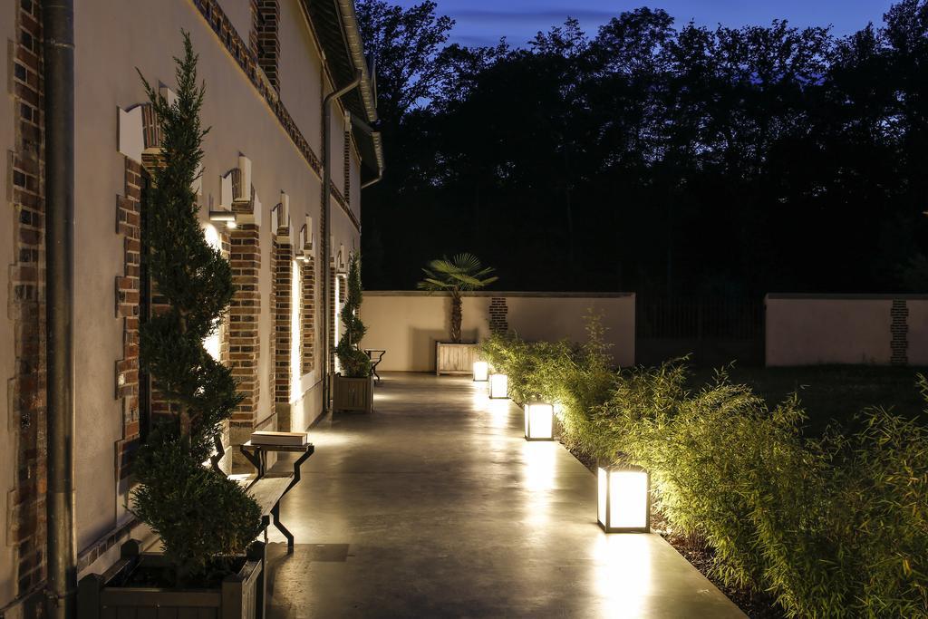 Chateau De La Resle - Design Hotels Montigny-la-Resle Kültér fotó