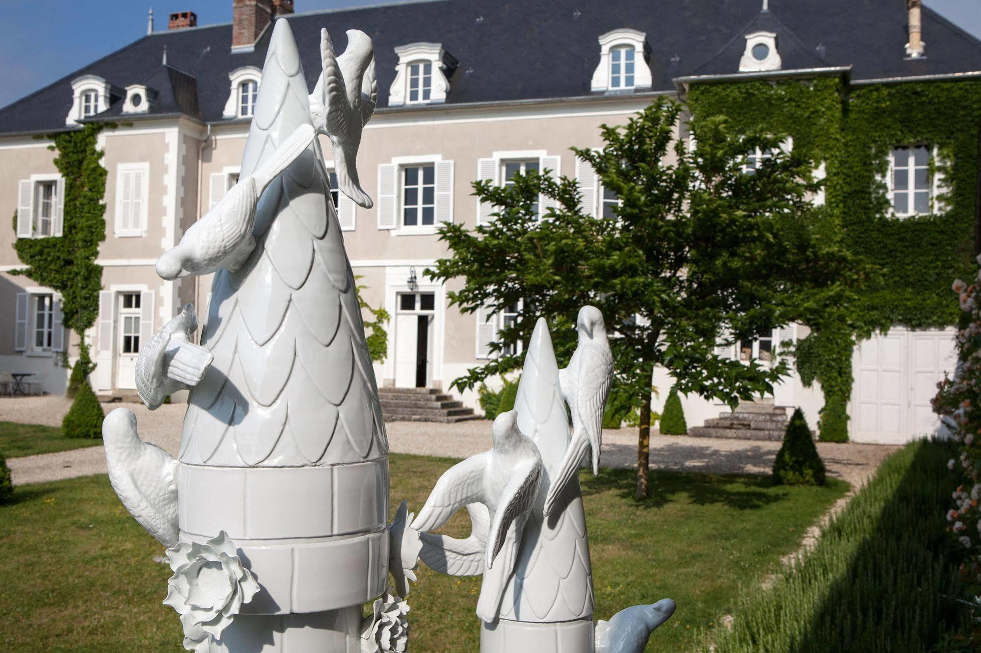 Chateau De La Resle - Design Hotels Montigny-la-Resle Kültér fotó